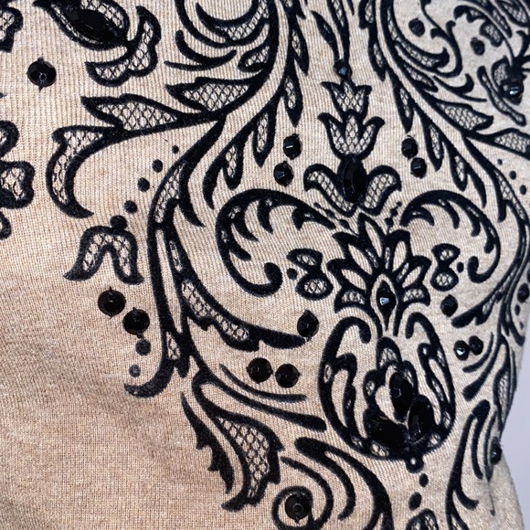 Embroidered Top (XL) - Picture 3 of 5